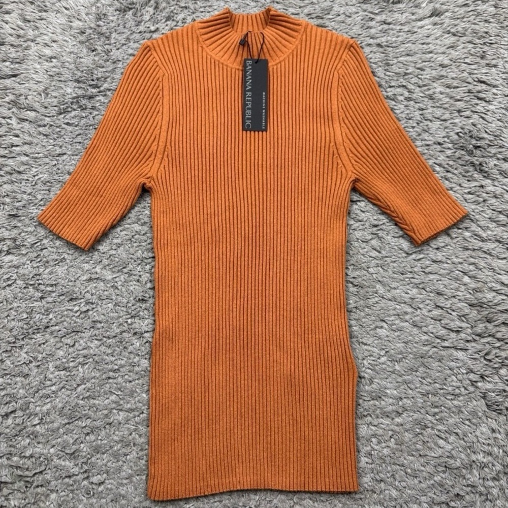 Banana Republic Sweater - Warm Rust - STRETCHES to regular fit!